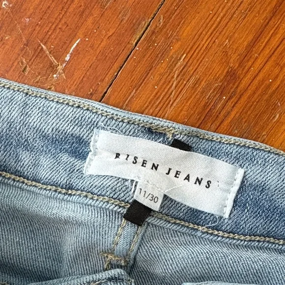 Risen Women's Light Blue Flared Split Hem Jeans Size 11/30 - Picture 2 of 6